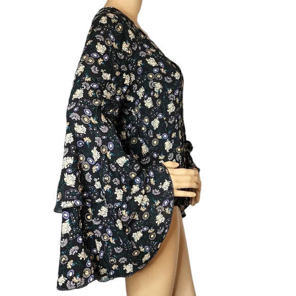 Intimately Free People boho flare sleeve bodysuit. Size Small - Picture 12 of 17